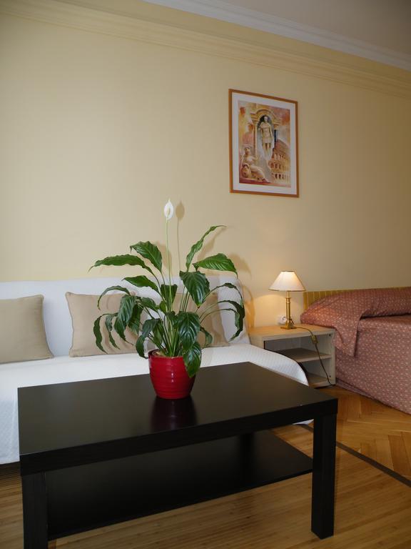 Apartment Buda بودابست الغرفة الصورة