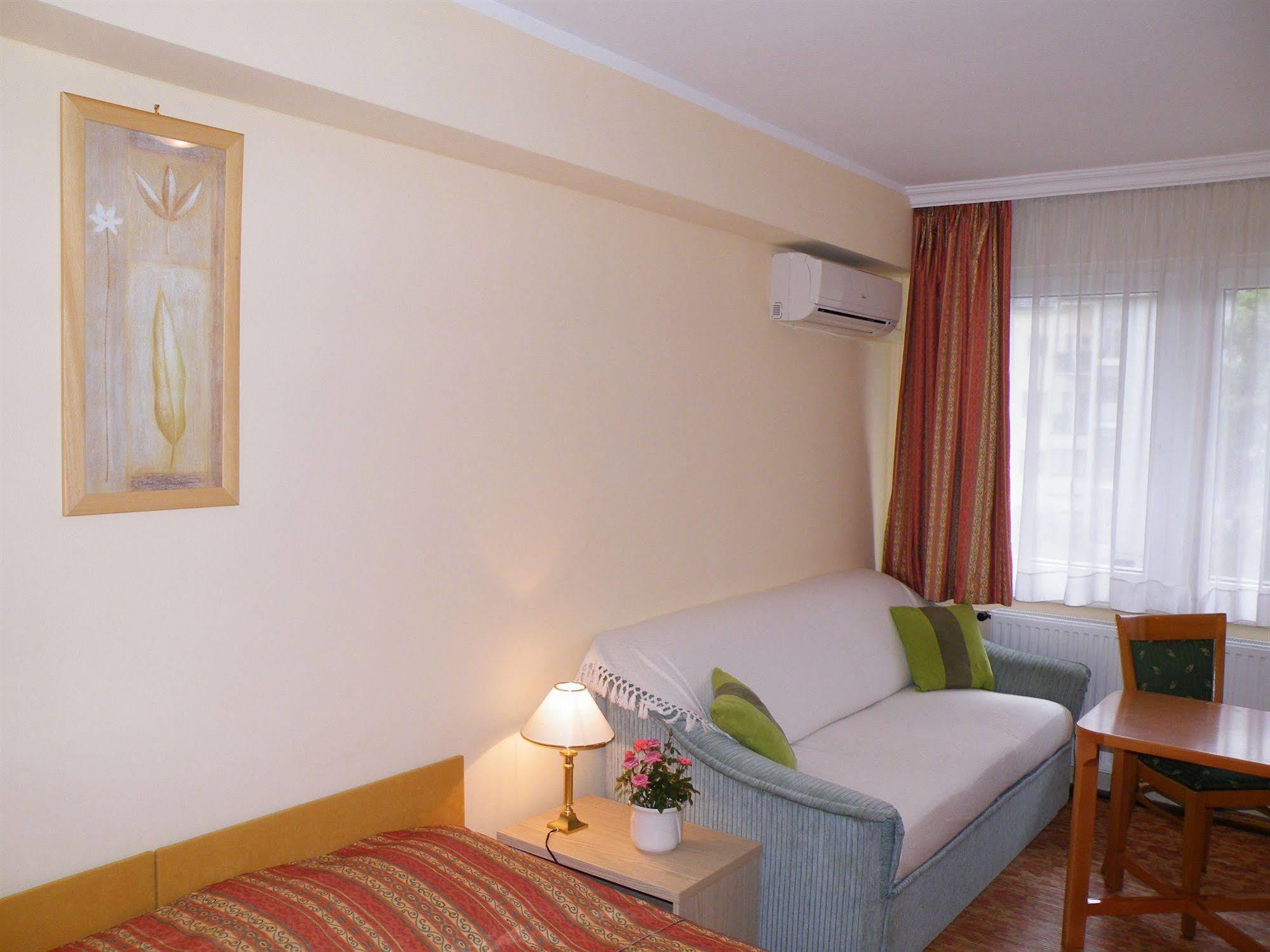 Apartment Buda بودابست المظهر الخارجي الصورة