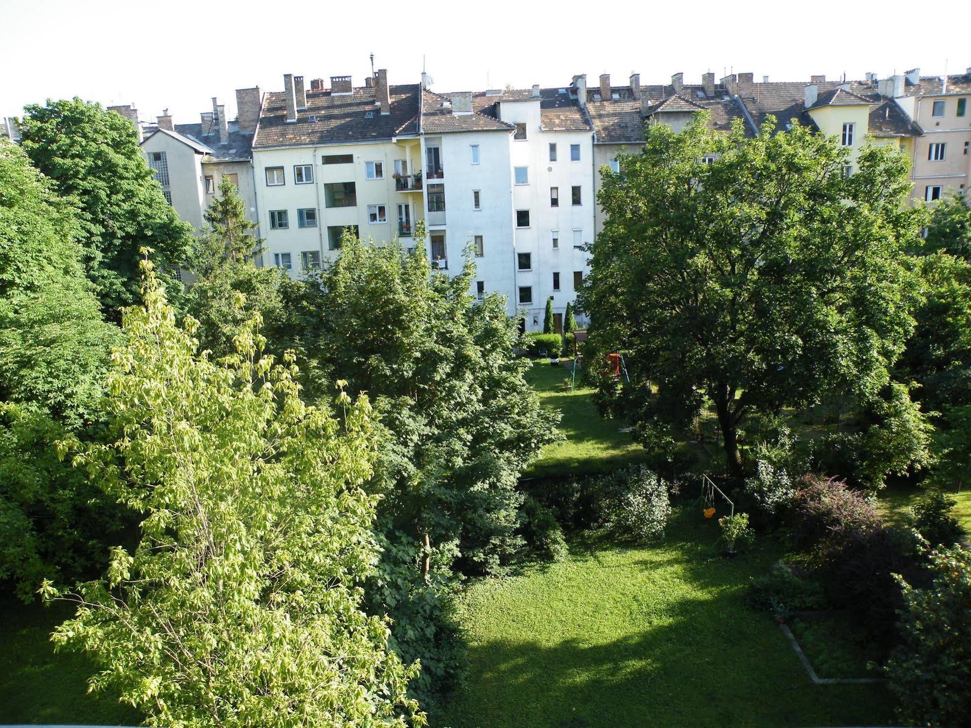 Apartment Buda بودابست المظهر الخارجي الصورة
